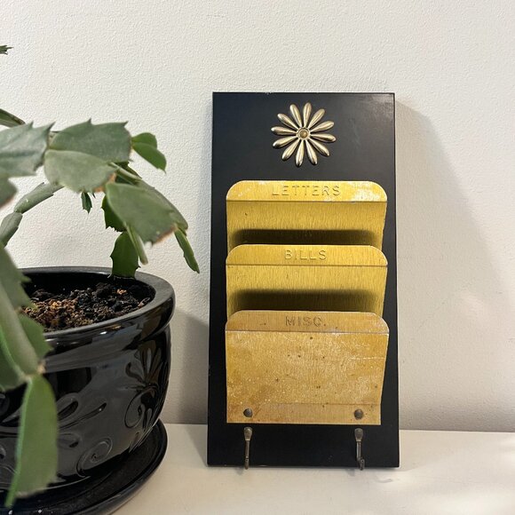 Vintage MCM Atomic Metal Wall Hanging Mail Sorter - Picture 1 of 4